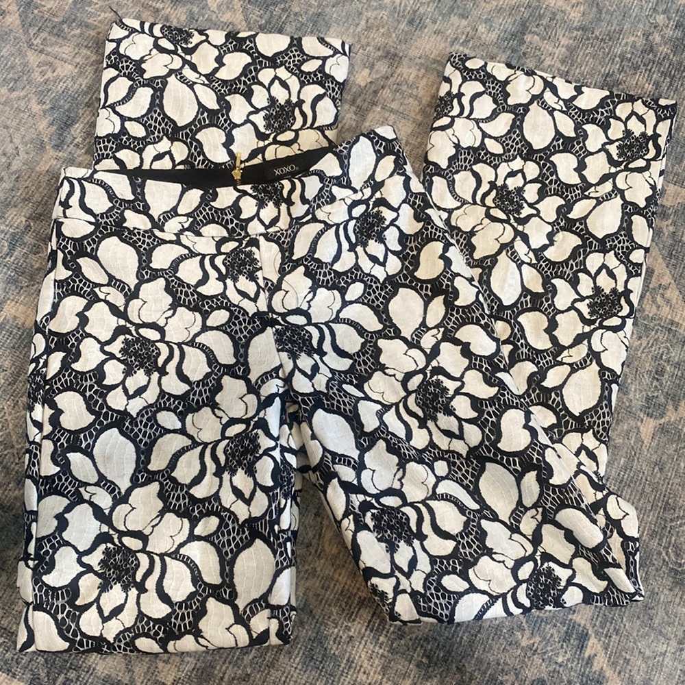 XOXO Black & White Flare Dress Pants XS